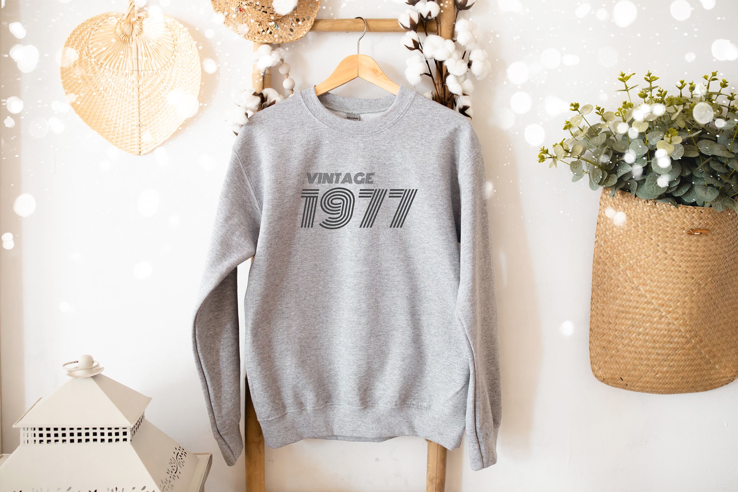 Sweat à Capuche « Né En Août 1977 » – Vintage Birthday Legend – Cadeau Anniversaire Rétro