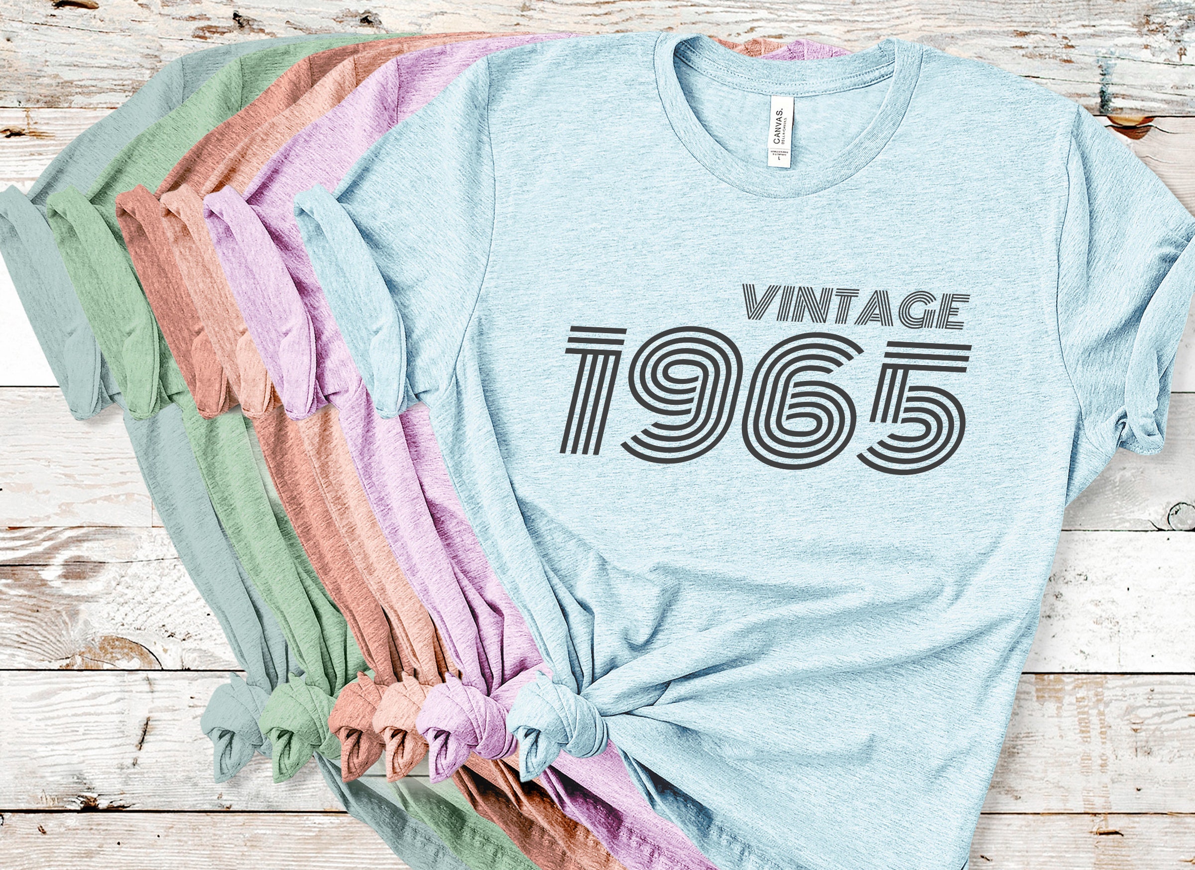 T-shirt Personalizzata 60° Compleanno 1965 Vintage - Nome Su Richiesta - Galaxy Tees