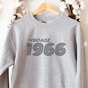 Vintage 1966 Geburtstag Sweatshirt 1966 TShirt Retro Sweatshirt 57 Geburtstag Geschenk 1966 Geburtstagsgeschenk für ihn Geschenk für sie Vintage 1966 Shirt