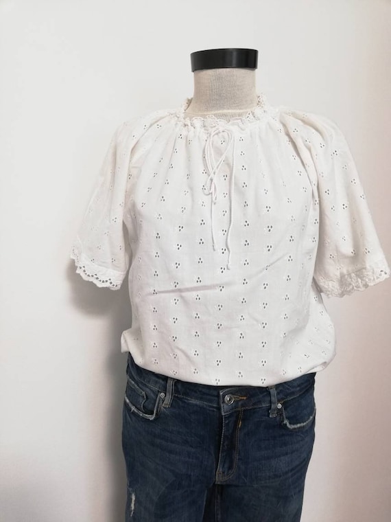 Beautiful embroidered shirt,embroidery anglaise, t