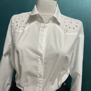 Gorgeous white cotton brodairie shirt,trachten shirt, dirndl Blouse,office shirt,secretary shirt, German top, White blouse,ruffle colar
