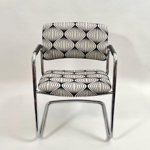 Retro Upholstered Cantilever Chair, Up-style Vintage Metal Chair, Unique and Versatile Cantilever Accent Chair for home or work space