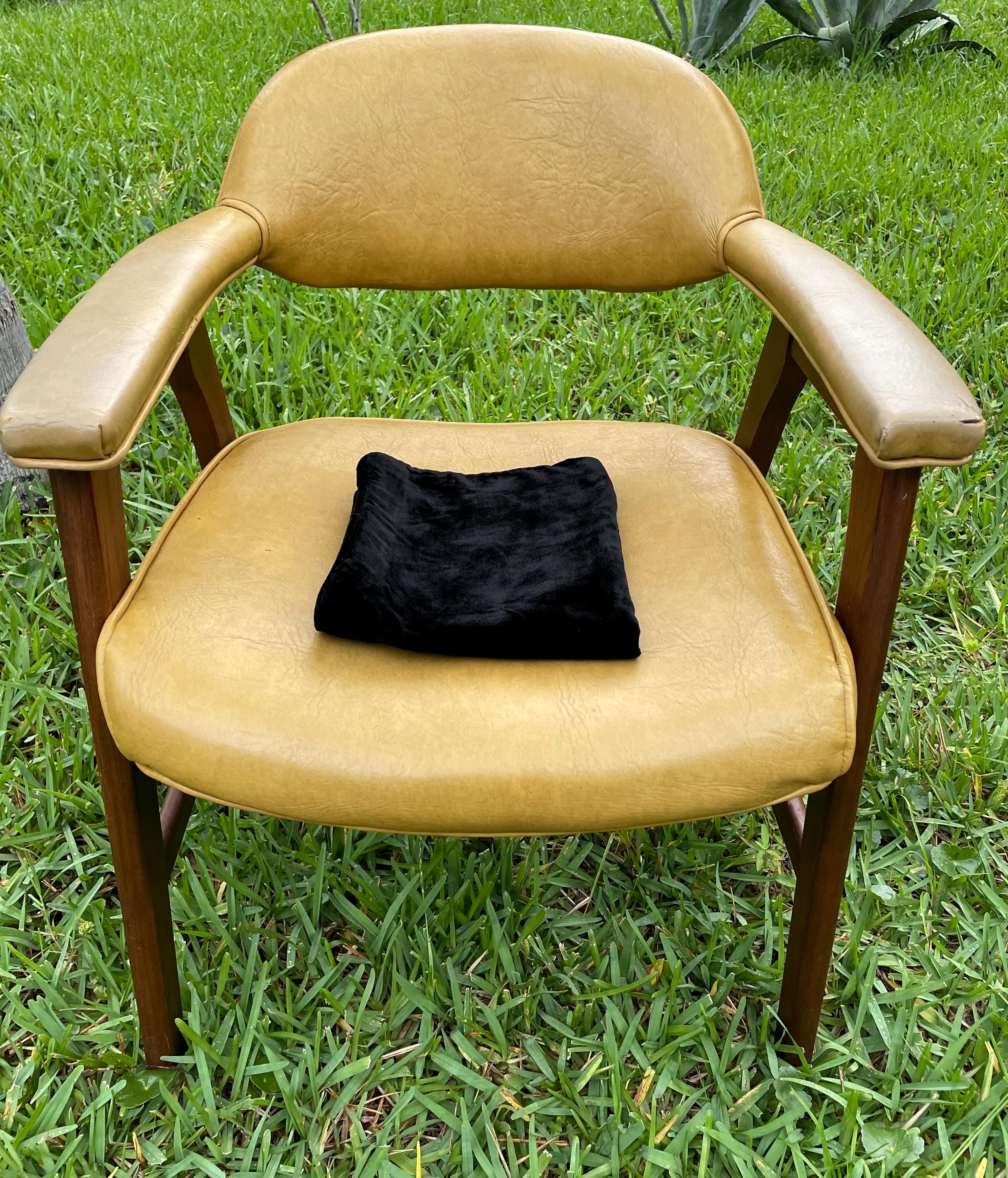 Vintage Mid-century Hon Chairs/set 2 MCM Wooden Frame Chairs