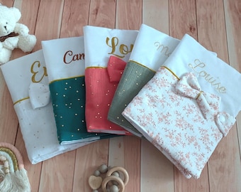 Personalisierter Einband für das Baby-Gesundheitsheft mit Namensstickerei – Geburtsgeschenk – Taufgeschenk – Mädchen oder Junge – Weihnachtsgeschenk