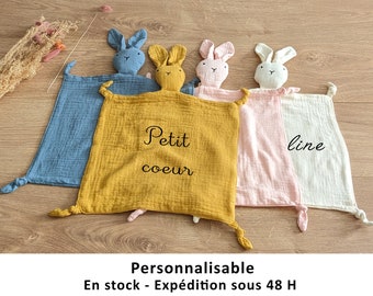 Doudou personnalisé, doudou plat lange gaze de coton personnalisable, doudou lapin double gaze de coton, doudou prénom bébé, doudou bébé