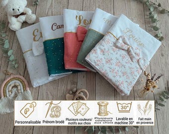Protège carnet de santé personnalisé avec le prénom brodé - Cadeau de naissance personnalisé - cadeau de baptême - Nombreux coloris