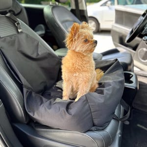 Black car seat for dog, pet travel seat, black dog booster, travel pet bed, gift for driver, gift for dog, unique gift for dog