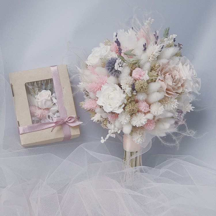 A re-hydrator will help your bulk wedding flowers awake from a dry state  after delivered. See w…