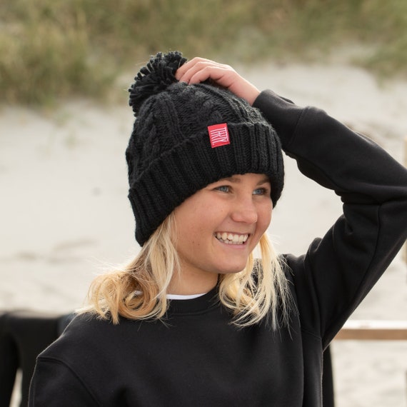 Fleece Lined Bobble Pom Beanie Hat for Men and Women, Warm unisex Cable Chunky Knit for Winter, Ski, Surf or Cold Water Swimming.