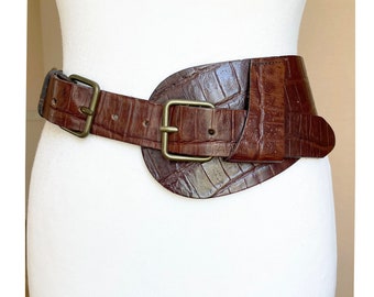 Vintage Extra breiter brauner asymmetrischer geprägter dicker Ledergürtel mit hoher und niedriger Taille, 31-37", 80-95 cm