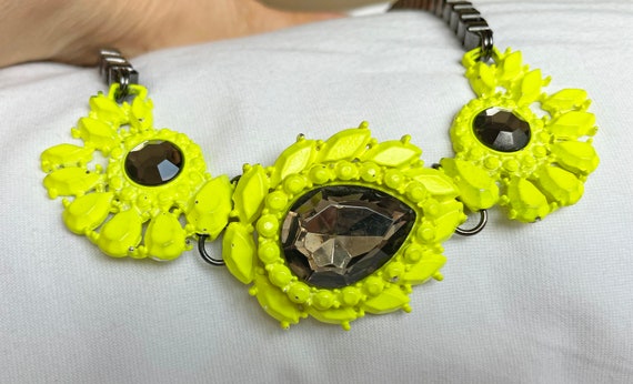 Vintage Bright Lemon Yellow Heavy Necklace Choker - image 4