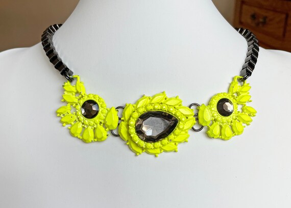 Vintage Bright Lemon Yellow Heavy Necklace Choker - image 2