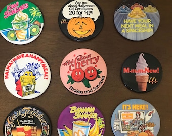 vintage de badges promotionnels McDonalds | badges vintage McDonalds | badges vintage McDonalds des Fêtes | Souvenirs de restauration rapide des années 80 90