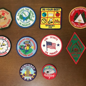 Vintage Girl Guide Badges - Vintage Girl Scout Vintage Boy Scout Badges - Scouts 90s Badges - Girl Guides of America - Girl Guides of Canada