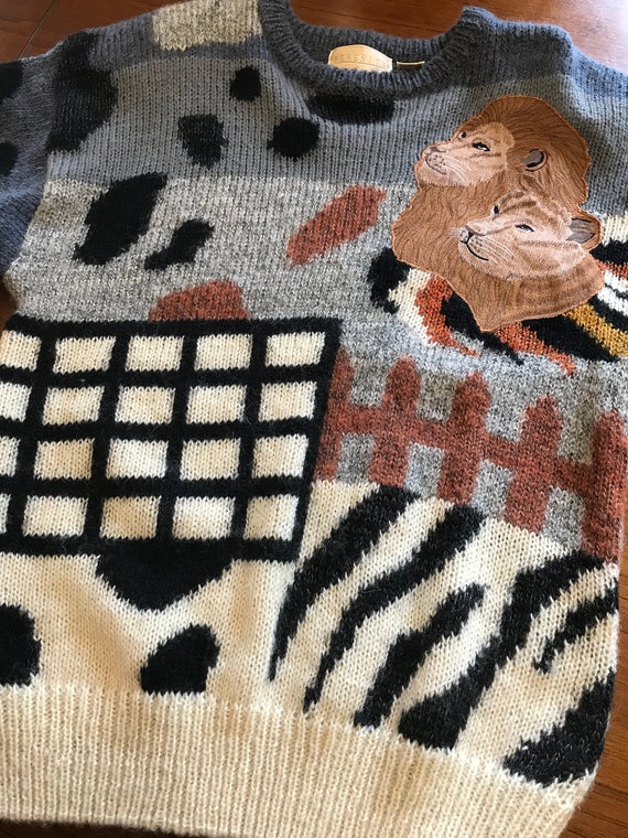 Vintage Lion Appliqué Sweater Size Medium | Vinta… - image 4