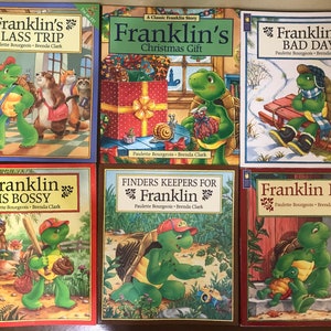 Peut inclure: Une collection de six livres pour enfants mettant en sc&egrave;ne le personnage de Franklin la tortue. Les livres s'intitulent "Le voyage scolaire de Franklin", "Le cadeau de No&euml;l de Franklin", "La mauvaise journ&eacute;e de Franklin", "Franklin est autoritaire", "&Agrave; qui appartient Franklin ?" et "Franklin raconte des mensonges".