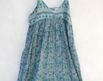 langes Maxikleid aus türkisgrüner Baumwolle mit Blumenmuster - ärmellos mit Trägerkleid - V-Ausschnitt Boho Maxikleid für Damen