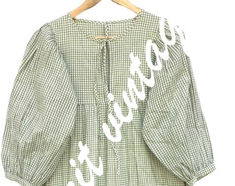 Vestido midi de algodón con cuadros verdes – Vestido cottagecore con mangas abullonadas y capas – Vestido bohemio de estilo campesino de corte holgado