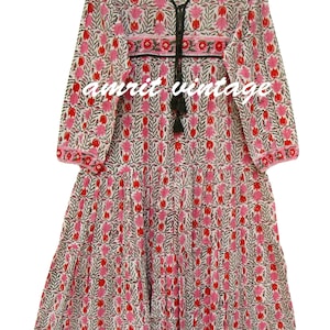 Abito lungo in cotone con stampa floreale rosa - Abito boho con maniche lunghe e nappe - Abito estivo indiano in cotone a strati
