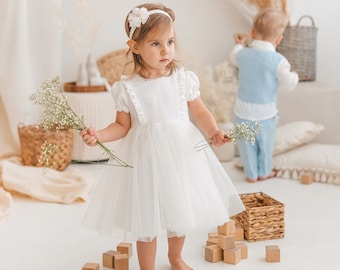 Little baby knee length tulle dress, white linen girl gown with short sleeves, boho tutu outfit with ruffle sleeves, toddler formal wear