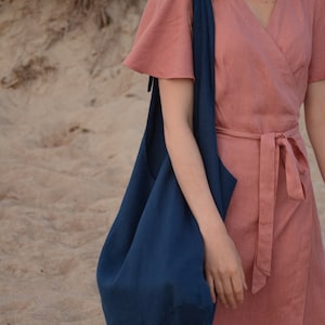Blaue Leinen-Einkaufstasche mit Band, Öko-wiederverwendbare Schultertasche mit verstellbarem Riemen, minimalistischer Canvas-Einkaufssack mit weichen langen Griffen