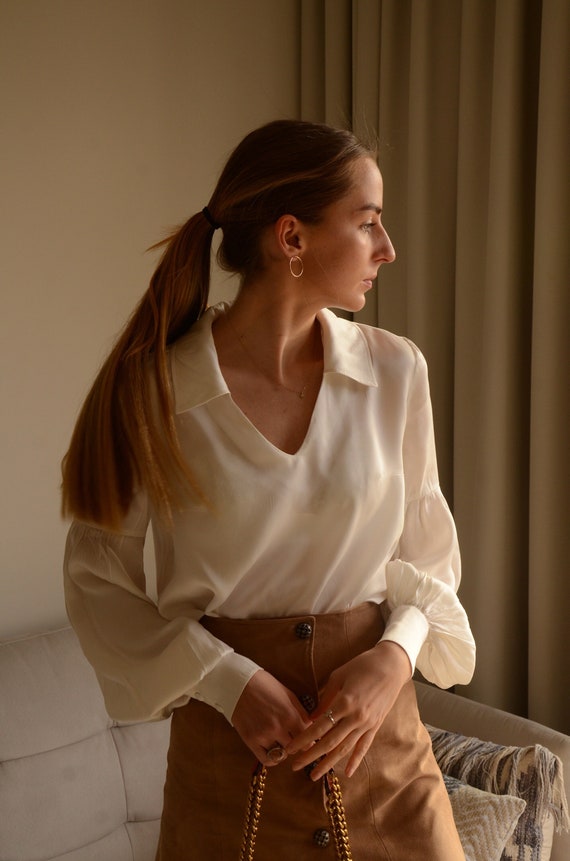 Chemisier en soie blanche pour femme a manches bouffantes haut avec un col en V et un decollete a col chemise fluide luxueuse a manches longues tunique elegante Etsy Canada