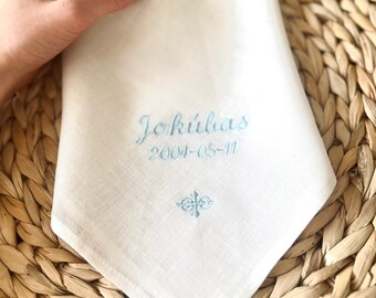 Personalized white linen handkerchief with name and date embroidery, elegant fabric napkins for ceremony, church cloth, table decoration