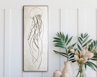 Art mural en bois de méduse sculpté | Décoration côtière dessinée à la main