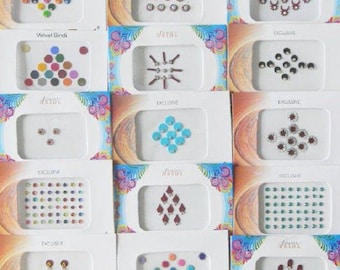 Saldi! Saldi! Confezione da 50 bindi all'ingrosso, gioielli per il viso, feste di Bollywood, copricapo indiano, bindi per la fronte, gioielli per il corpo, bindi per matrimoni