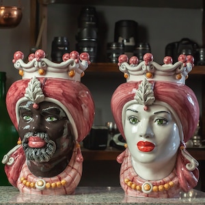 Sicilian ceramic Moor&#39;s heads Caltagirone Bordeaux Antique L. 20 x H. 35 cm