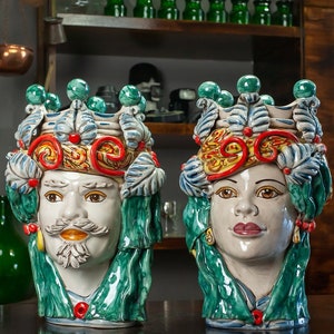 Sicilian ceramic Moor's head "Moor Head" from Caltagirone drape L. 25 x H. 35 cm
