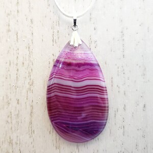 Rose Stripes Agate Pendant Necklace
