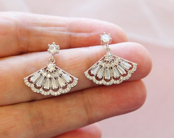 Art deco earrings, Crystal Fan Earrings, Bridal earrings , Wedding Earrings, Vintage Style Wedding jewelry , Bridesmaid earrings