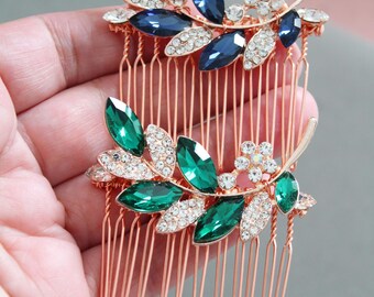 Peineta de novia delicada de oro rosa y esmeraldas: tocado de boda con hojas de cristal verde
