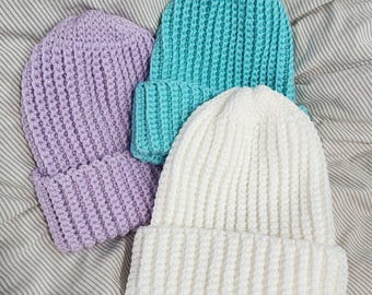Gorro de lana grueso de ganchillo con borde plegado grueso, gorro de invierno acanalado, gorro acogedor hecho a mano, gorro de punto acrílico cálido, regalo para ella o para él.