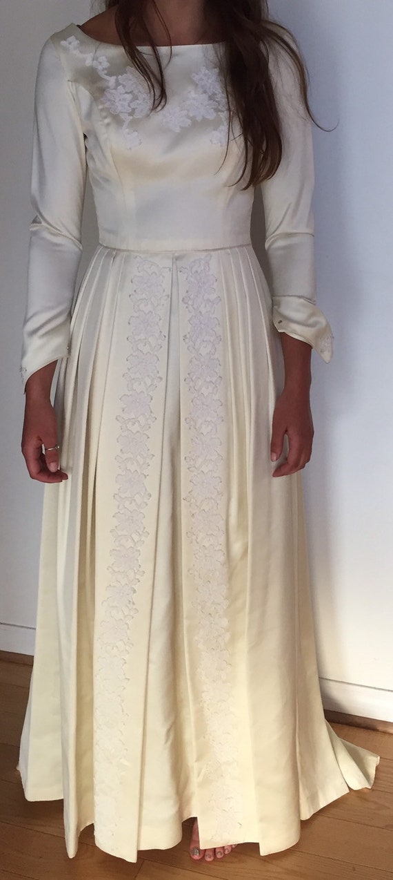 1940’s wedding dress