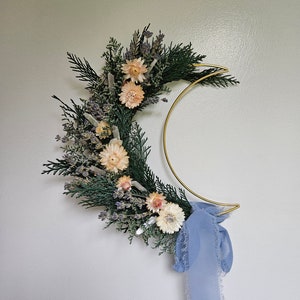 Selenite Cedar Dried Flower Moon Wreath