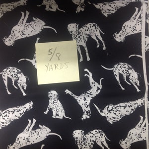 Trésors intemporels GM-C4129 Tissu de coton Motifs de chien Dalmations Fond noir 5/8èmes Artisanat de cour Quilting Projets de couture Navire américain gratuit