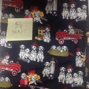 Deux variantes de différence Tissu en coton Chien Motif animal Chiots divers sur fonds colorés Travaux manuels Quilting Projets de couture Navire américain gratuit