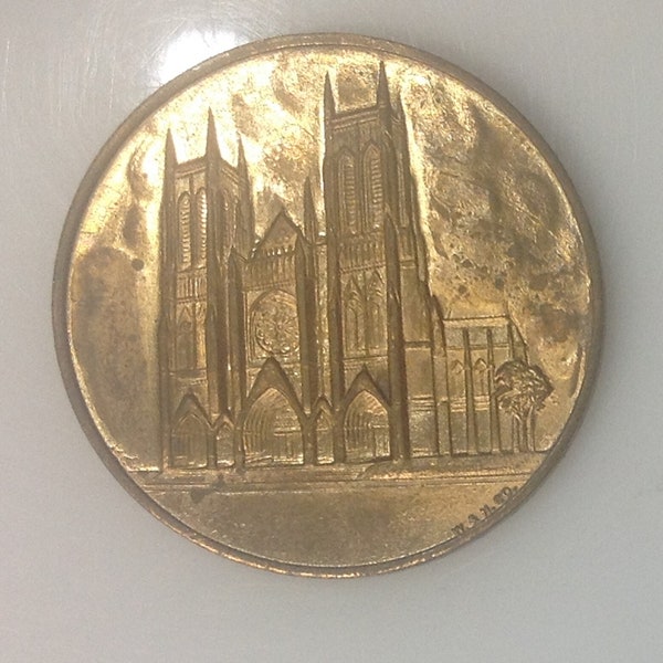 Old Vintage Gold-Plated Bronze Exonumia Token: Souvenir of Pilgrimage to New York The Cathedral Church of St. John Divine W & N Co.