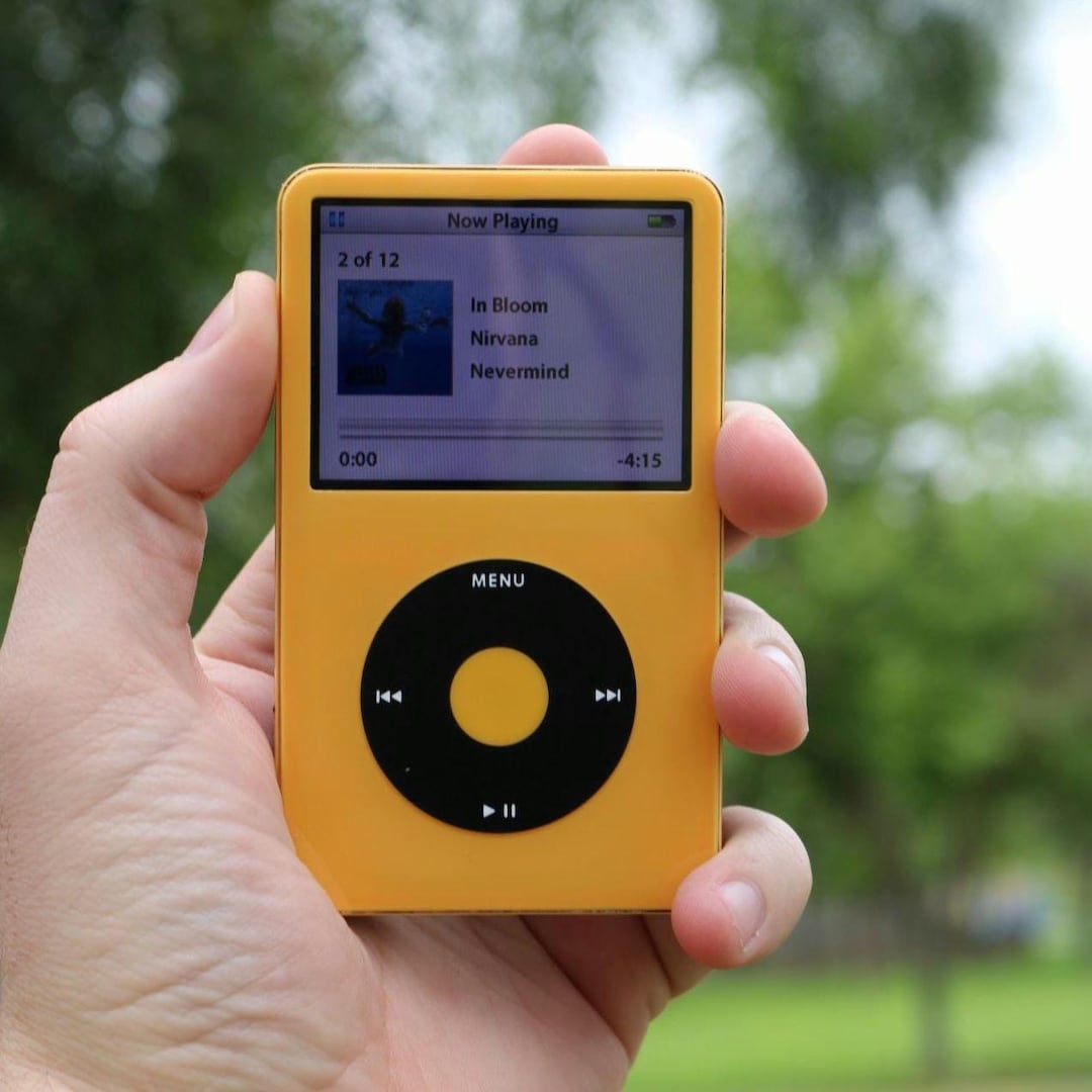 Apple iPod 256GB イエロー/ブラック Ipod Classic 5th Generation Yellow & Black (up to 1TB of Storage