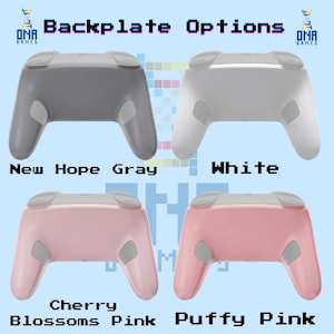 Puede incluir: Cuatro placas traseras para mandos de videojuegos dispuestas en cuadr&iacute;cula. La fila superior muestra las opciones New Hope Gray y White. La fila inferior muestra Cherry Blossoms Pink y Puffy Pink. Cada placa tiene detalles grises.