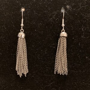 Fancy vintage-style tassel earrings in silver plated or gold plated nickel free metal hypoallergenic
