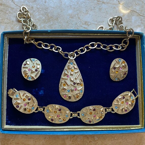 Sarah Coventry Sultana collection