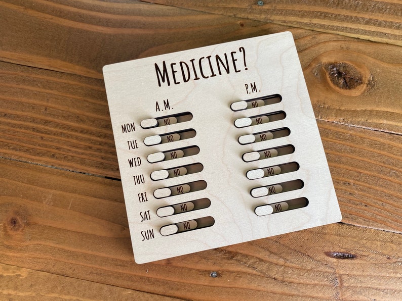 Wood Daily Medication Tracker Pill Reminder Supplies Wood Toggle Chart Weekly AM PM Medicine Refrigerator Magnet Gift For Mom Or Dad Bild 3