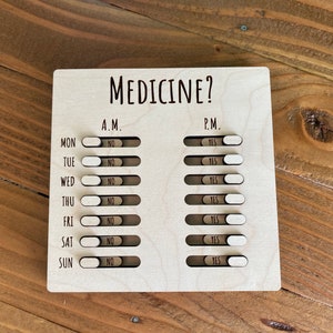 Wood Daily Medication Tracker Pill Reminder Supplies Wood Toggle Chart Weekly AM PM Medicine Refrigerator Magnet Gift For Mom Or Dad Bild 4