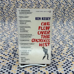 One Flew Over the Cuckoo&#39;s Nest - Ken Kesey - Vintage Paperback - Signet Edition