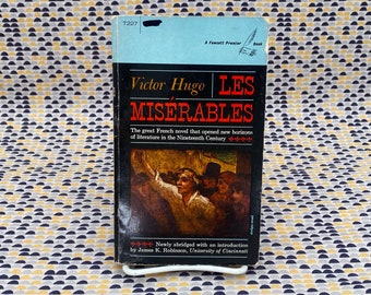 Les Misérable - Victor Hugo - Vintage Paperback Book - Fawcett Publications Edition