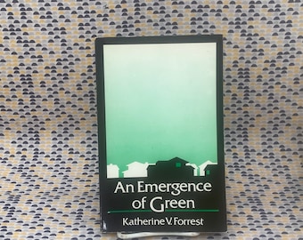 An Emergence Of Green - Katherine V. Forrest - livre de poche vintage - The Naiad Press, Inc. Edition