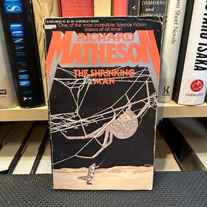 El hombre menguante - Richard Matheson - Berkley Books - Libro de bolsillo